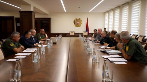 ԱՐՇԱԿ ԿԱՐԱՊԵՏՅԱՆ. «ՄԱՐԶԱԿԱՆ ՎԱՇՏԻ ԶԻՆԾԱՌԱՅՈՂՆԵՐԸ ՊԱՐՏԱԴԻՐ ՊԵՏՔ Է ՀԱՍՆԵՆ ՄԱՐԶԱԿԱՆ ՀԱՋՈՂՈՒԹՅՈՒՆՆԵՐԻ»