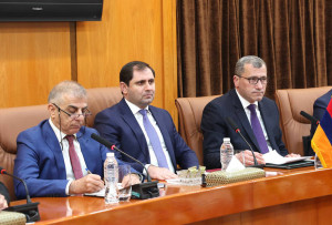 ՀՀ ՊԱՇՏՊԱՆՈՒԹՅԱՆ ՆԱԽԱՐԱՐԸ ՀԱՆԴԻՊԵԼ Է ԻԻՀ ՊԱՇՏՊԱՆՈՒԹՅԱՆ ՈՒ ԶԻՆՎԱԾ ՈՒԺԵՐԻ ԱՋԱԿՑՄԱՆ ՆԱԽԱՐԱՐԻ ՀԵՏ