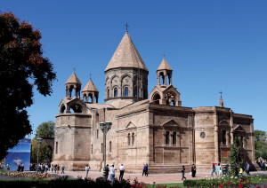 ՄԱՅՐ ՏԱՃԱՐԸ ՎԵՐԱՕԾՎԵՑ